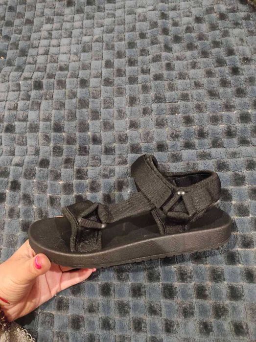 Дитячі босоніжки