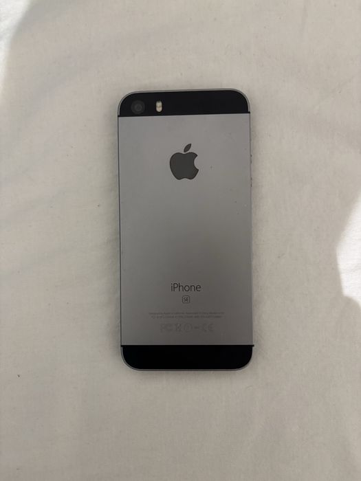 Iphone SE cinzento e preto