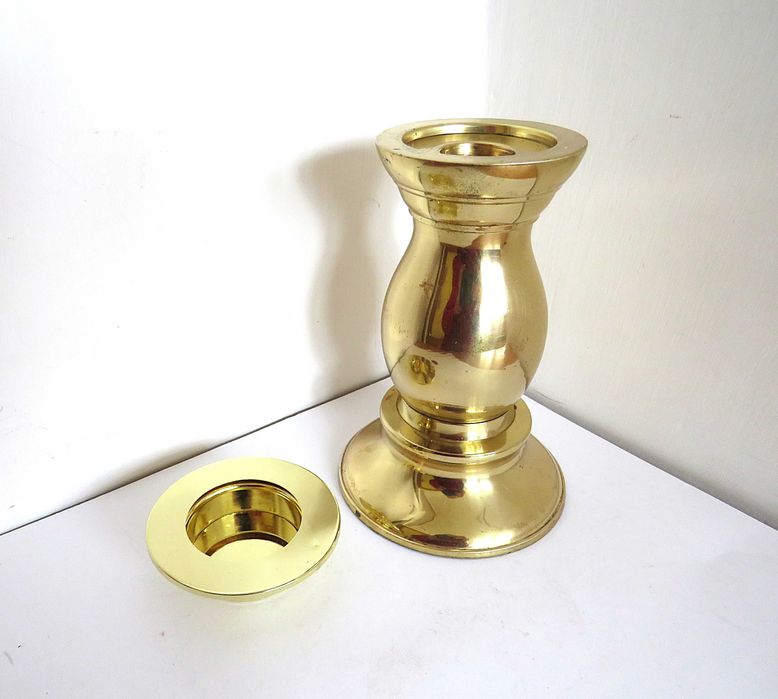 Mosiężny duży świecznik ,dwa dzwoneczki