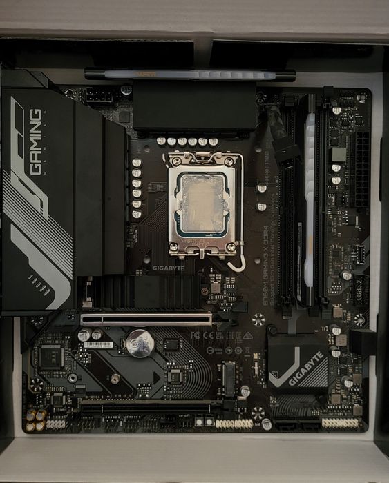 32GB Оперативной памяти ddr 4 , Процессор i7 12700K, GIGABYTE B760M