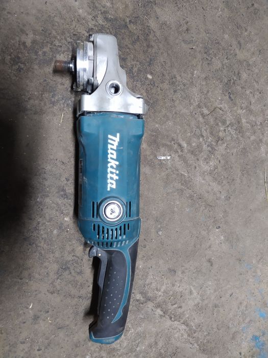 Makita GA9050