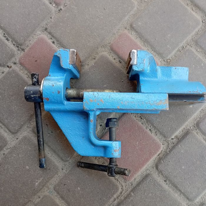 Тиски слесарные 80 мм. Тиски слесарные СССР