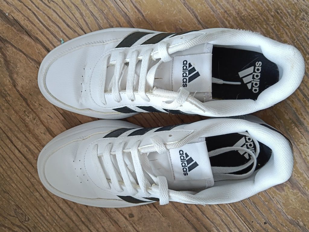 Sapatilhas adidas tamanho 41