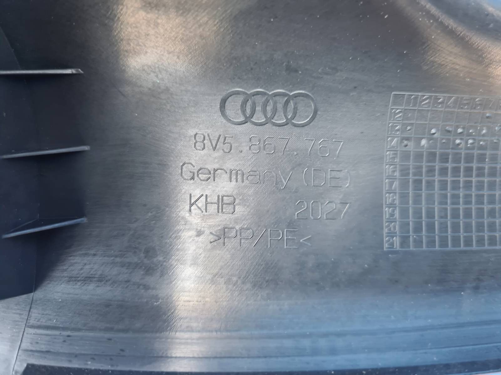 OSŁONA słupka C / kanapy lewa AUDI A3 S3 8V 8V5 SEDAN oryginał