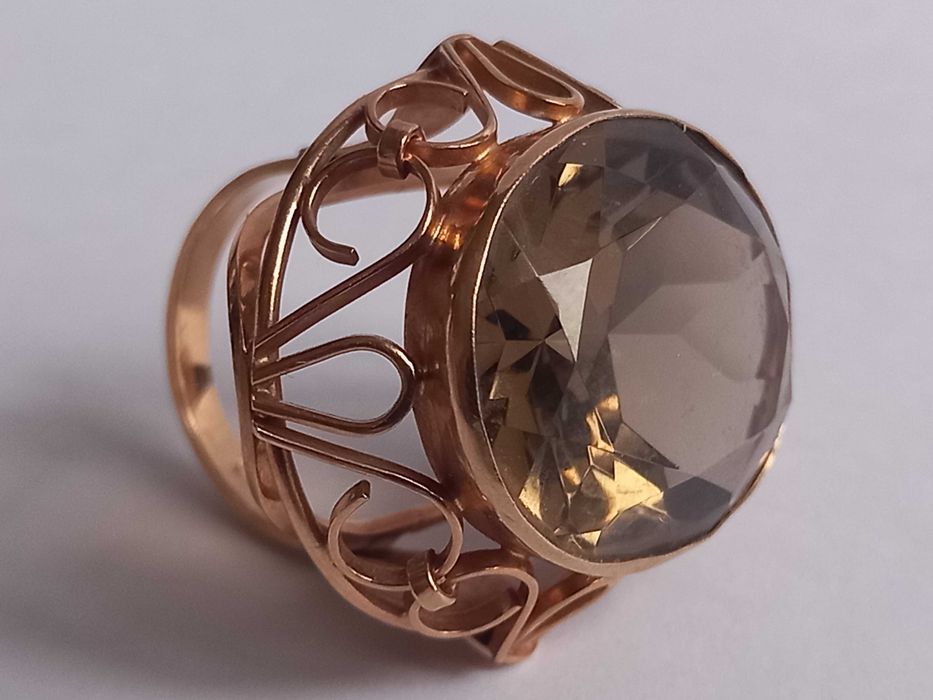 Pierścionek z topazem, złoto 14K, rozmiar 15, 11,8gram, lata 60,70-te