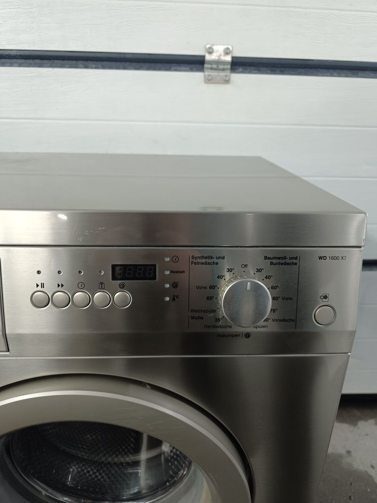 Вузька  пральна машина Smeg WD 1600x7
