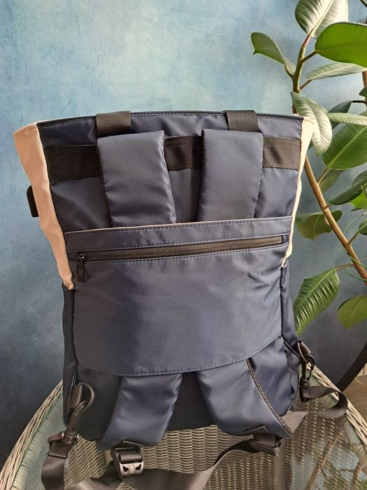 Plecak Torba z kieszenią na Laptop i portem Usb