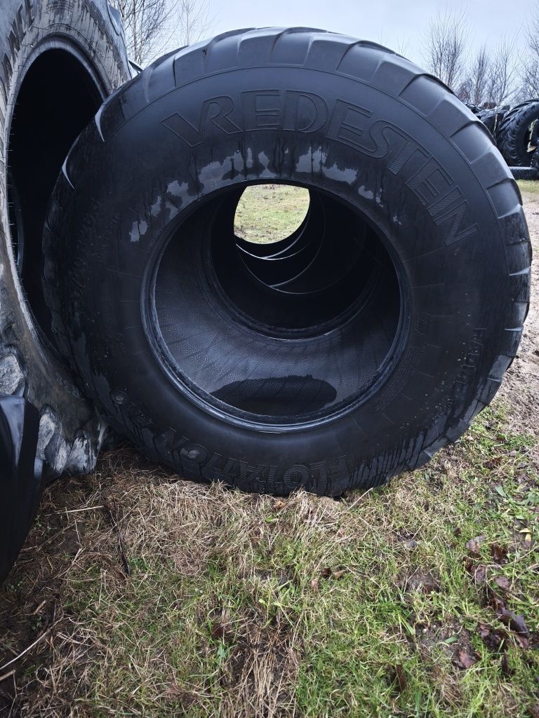 Opony zachodnie 710/50 R - 26.5 VREDESTEIN 700/50 zdrowe Radialne