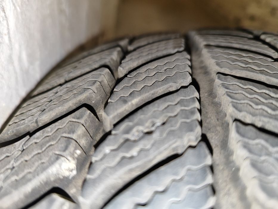 Opony z felgami Felgi stalowe 14 Opony zimowe Dębica Frigo 2 185/70/14