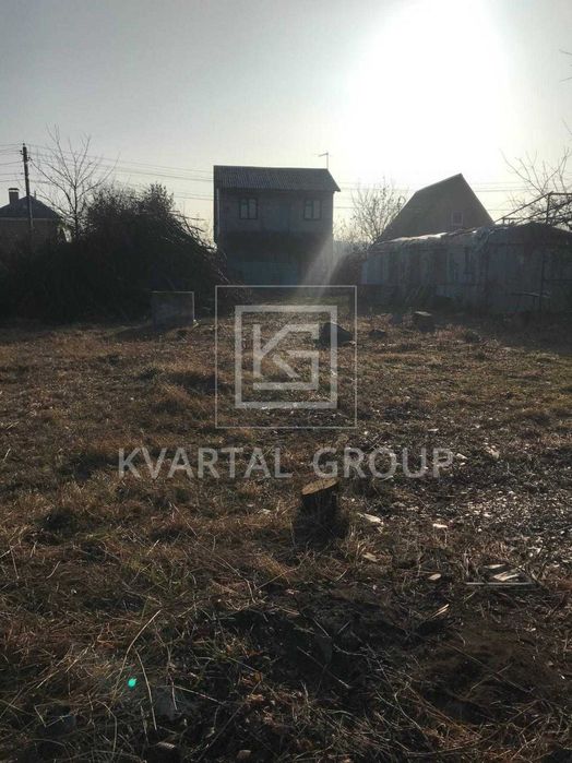 Земельна ділянка з виходом до озера.