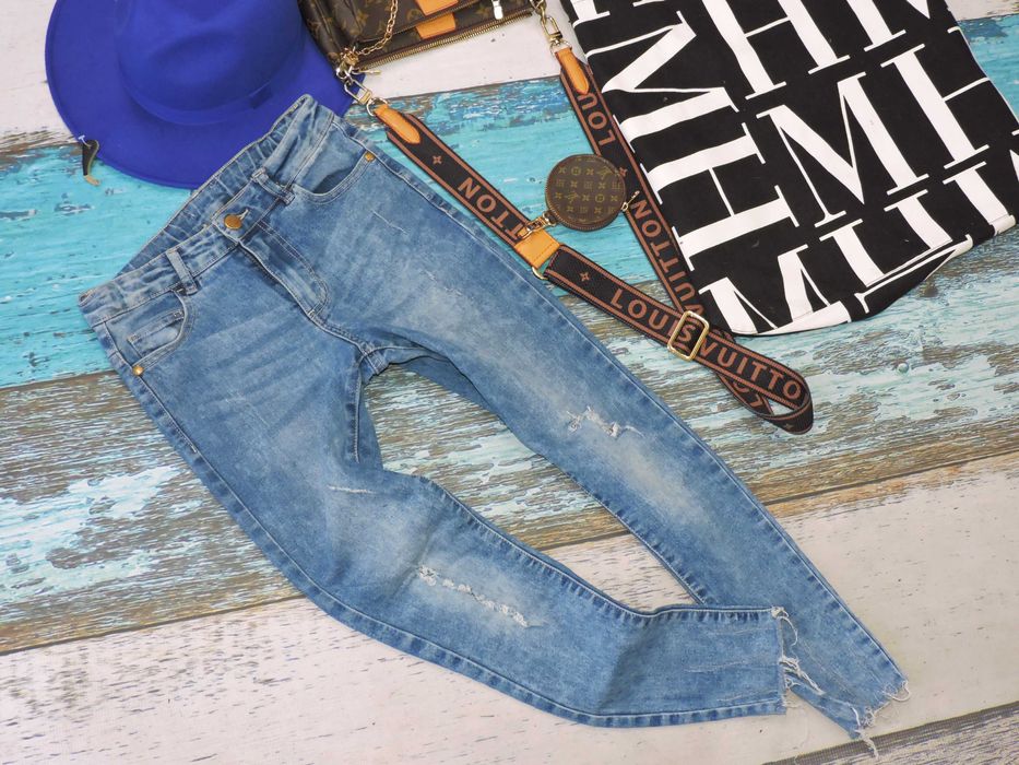Denim Spodnie rurki jeans dziury 158