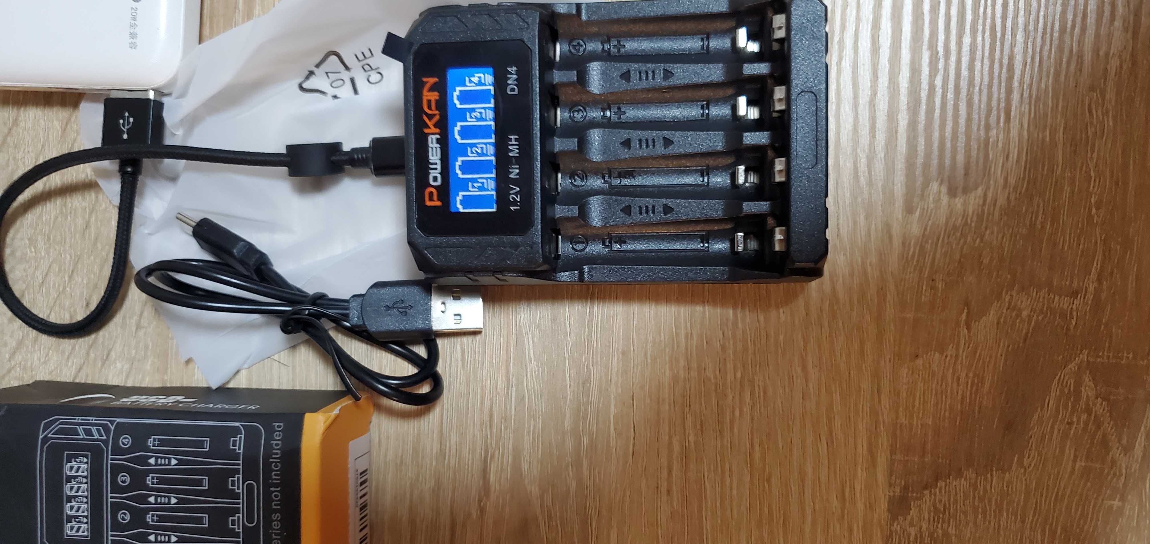 PowerKAN 4-слотовий розумний зарядний пристрій для AA/AAA Ni-MH/Ni-Cd