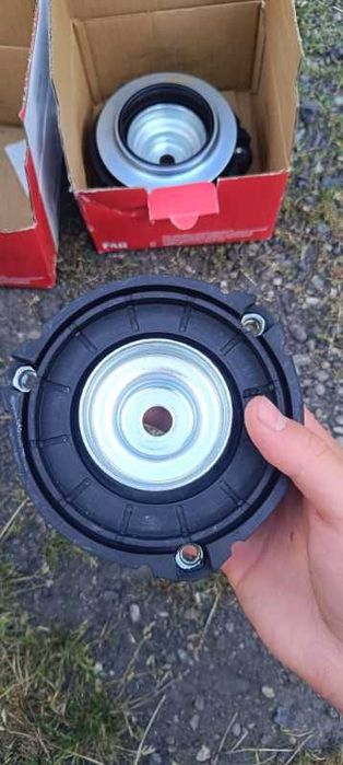 Poduszki amortyzatora przedniego VW Polo 9n