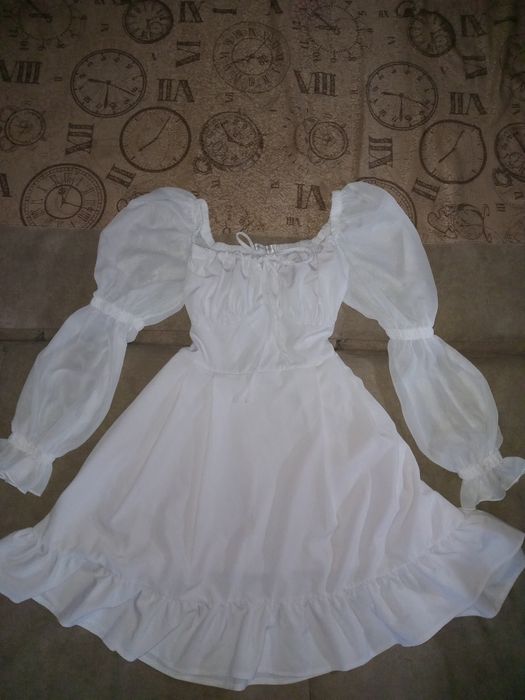 Платье нарядное белое
