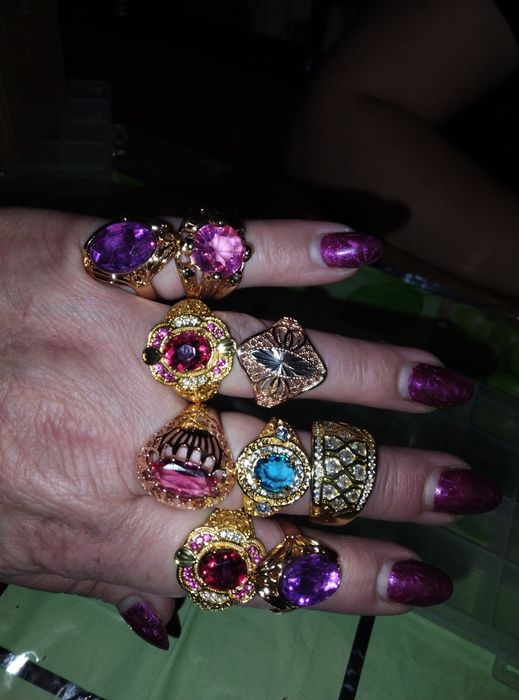 Кольца,сережки  нові.