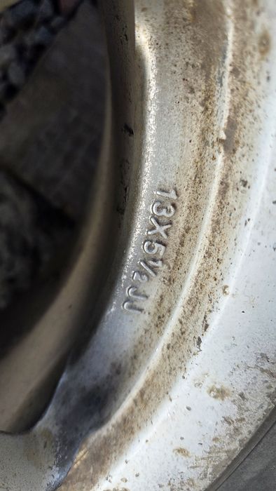 диски 13 4/98 ваз лада в наличии 2 штуки