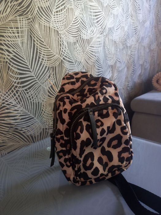 Універсальна сумочка-наплічник