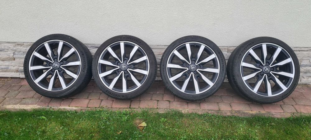 Felgi aluminiowe 18" z oponami
