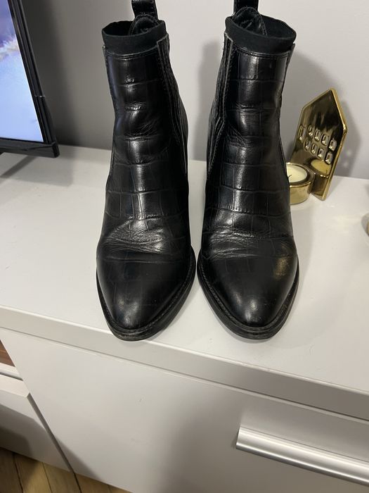 Козаки ботильйони estro 36