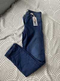 Granatowe spodnie dzinsowe jeansy dla dziewczynki 152