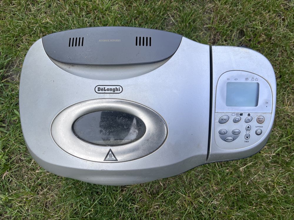 Хлібопічка Delongi BDM125S