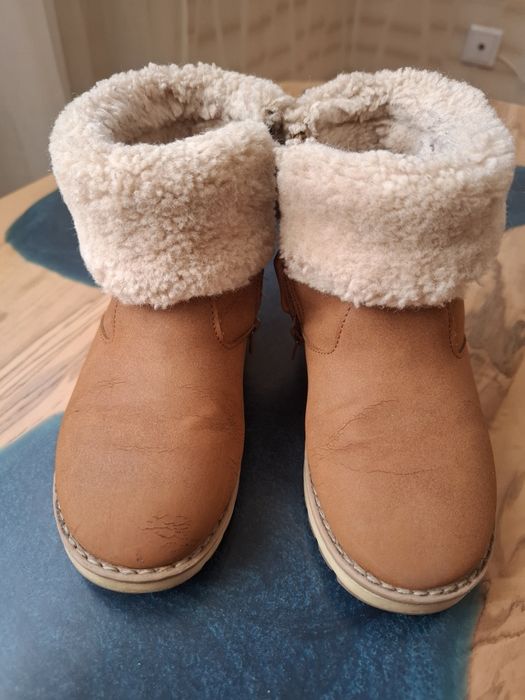 Черевики, чобітки, уги, ботінки Zara