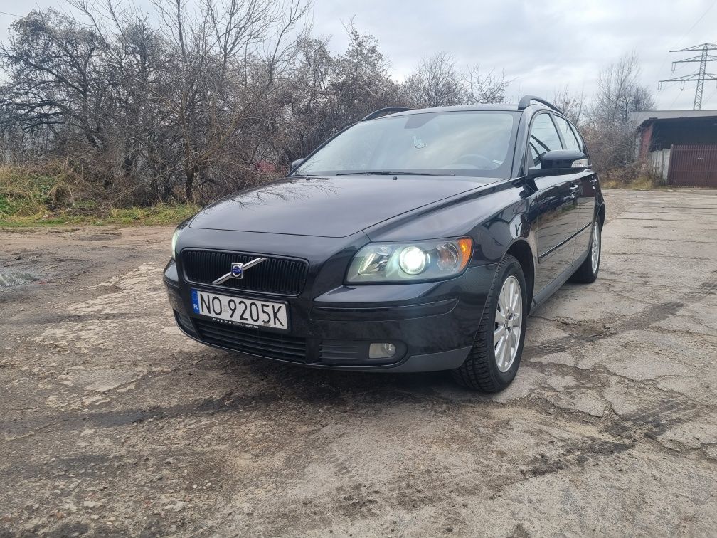 VOLVO v50 Momentum 2.4 d5 180KM