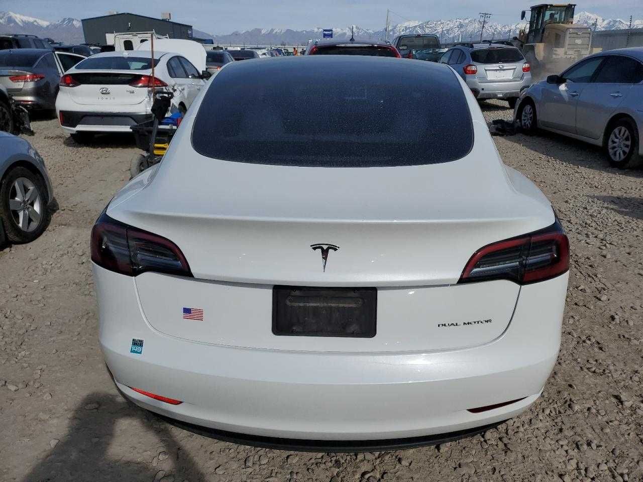 2023 Року випуску Tesla Model 3