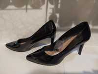 Buty szpilki czarne lakierowane 39