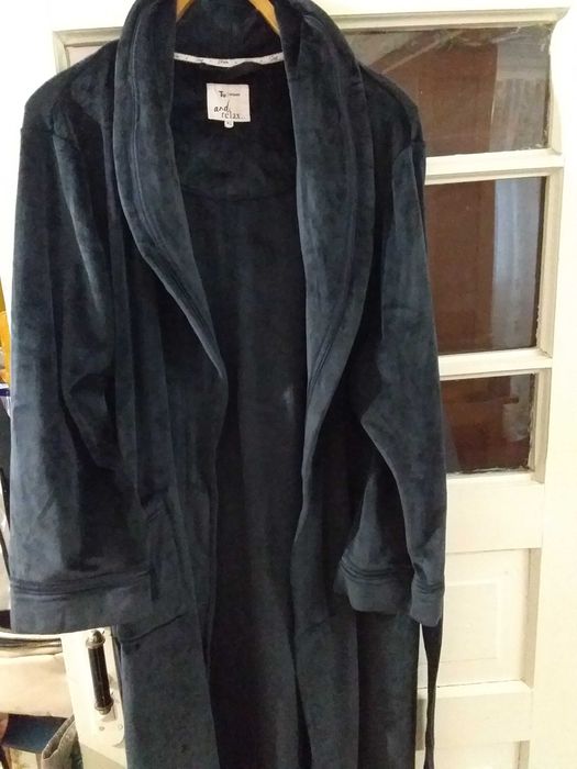 Женский халат и плюшевая ночнушка