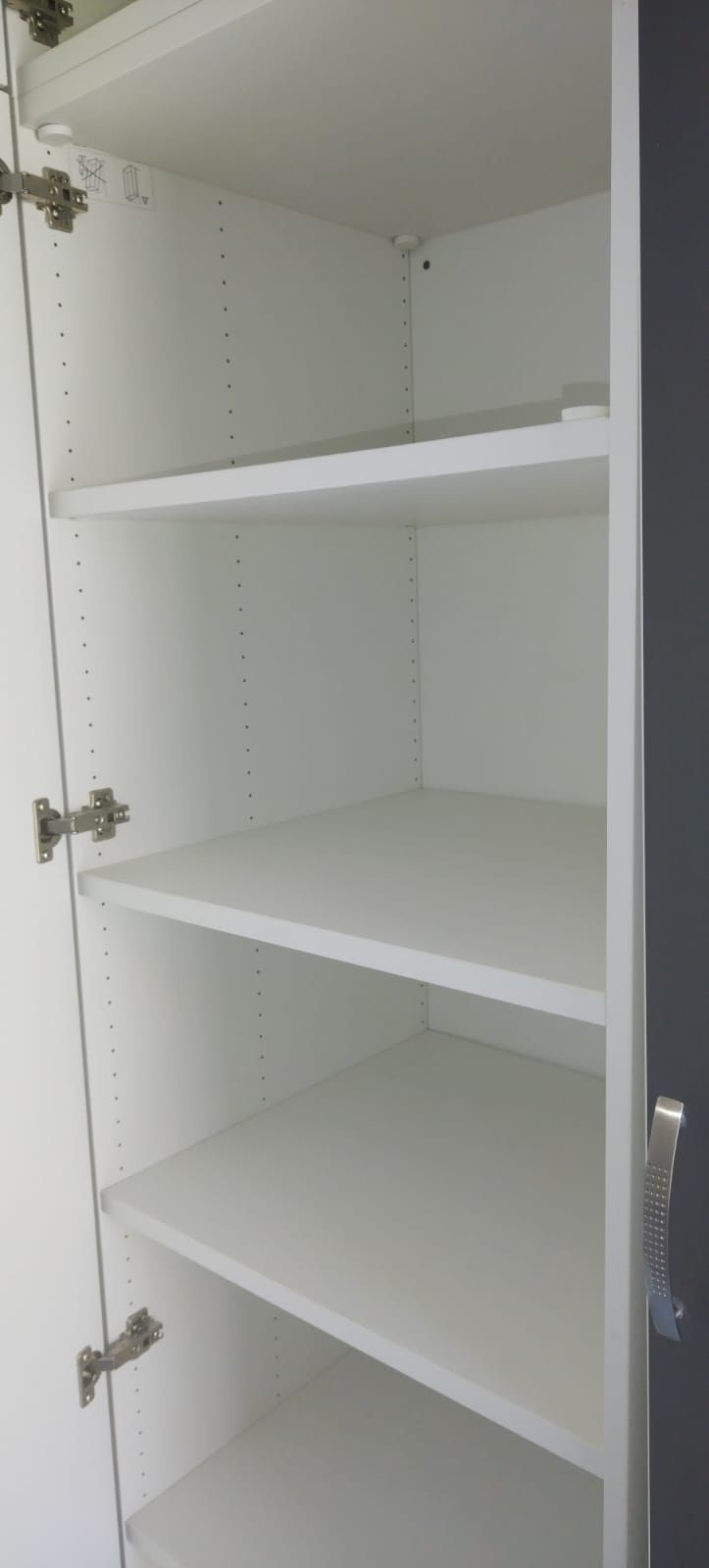 Móvel com muita arrumação  do ikea