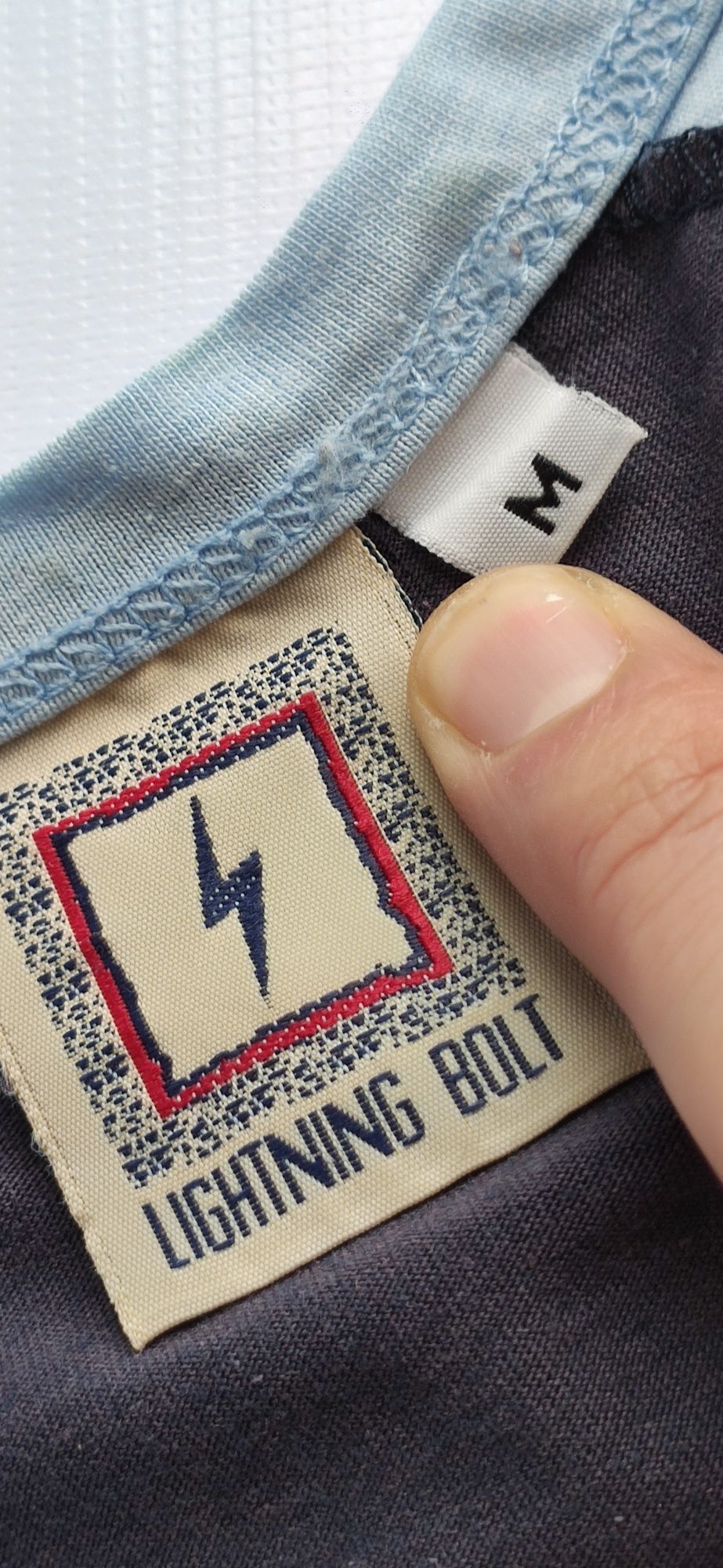 T-shirt Lightning Bolt tamanho M