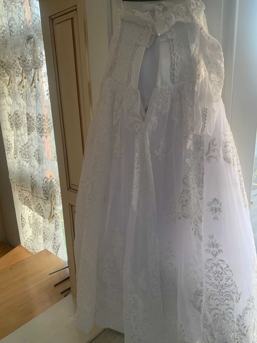 нове весільне плаття + довга фата