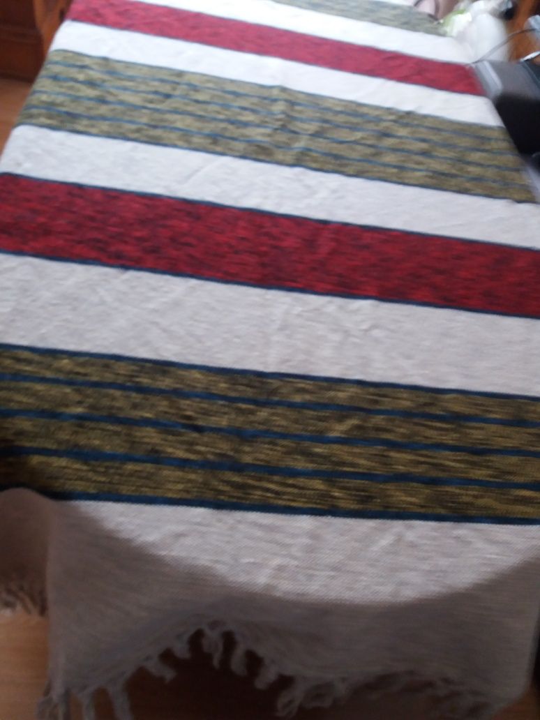 Welniany z fredzlami  obrus kapa kilim dywanik 140×170cm