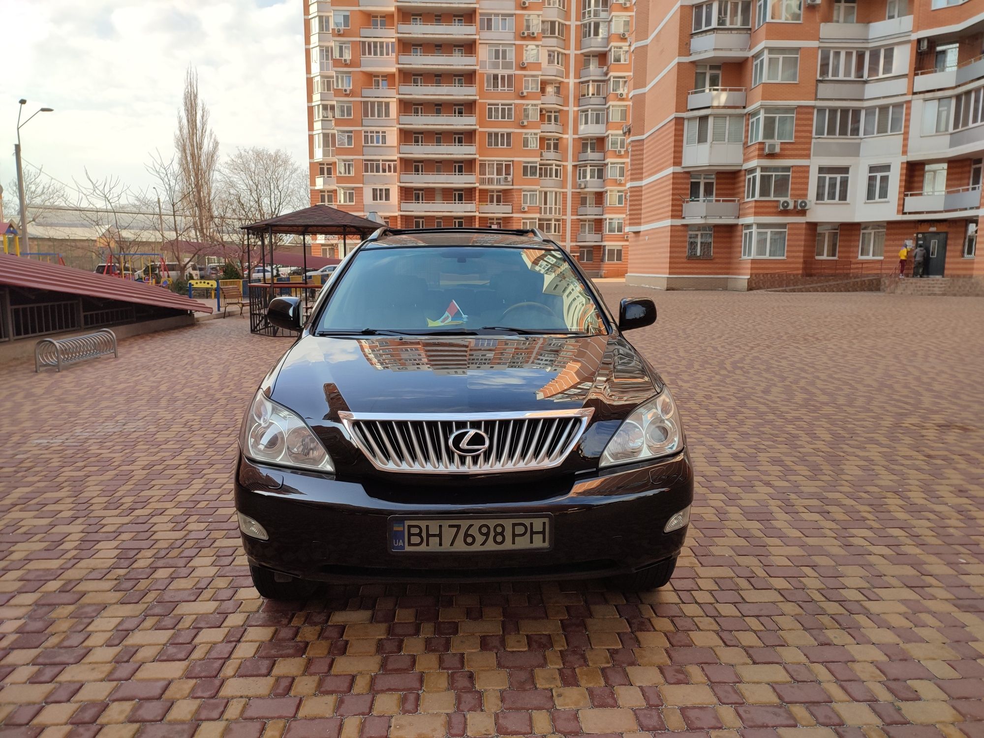 Продам. LEXUS RX 350