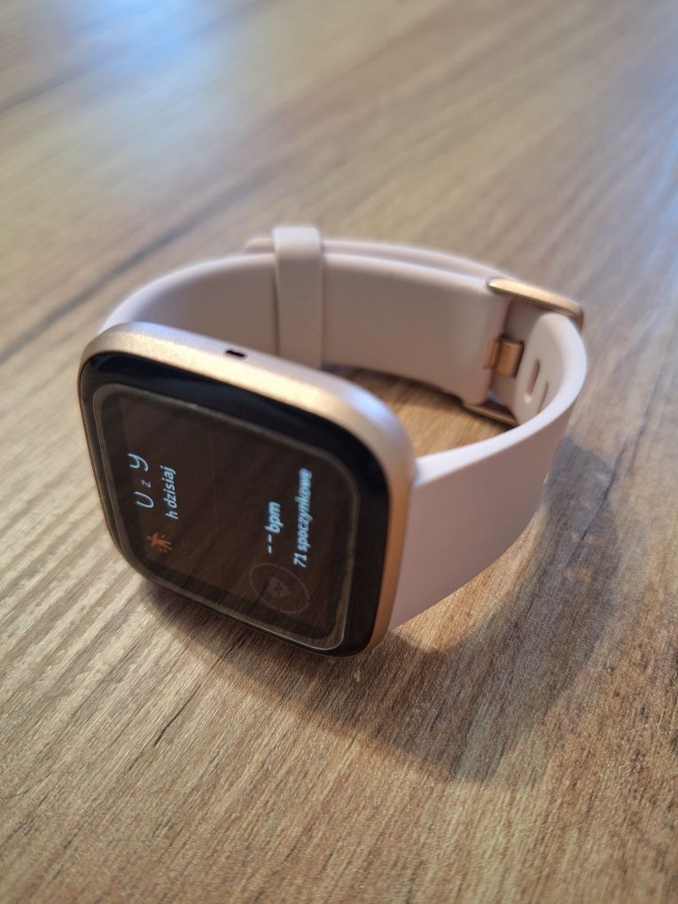 Fitbit versa 2  fit bit zegarek dla cukrzyka