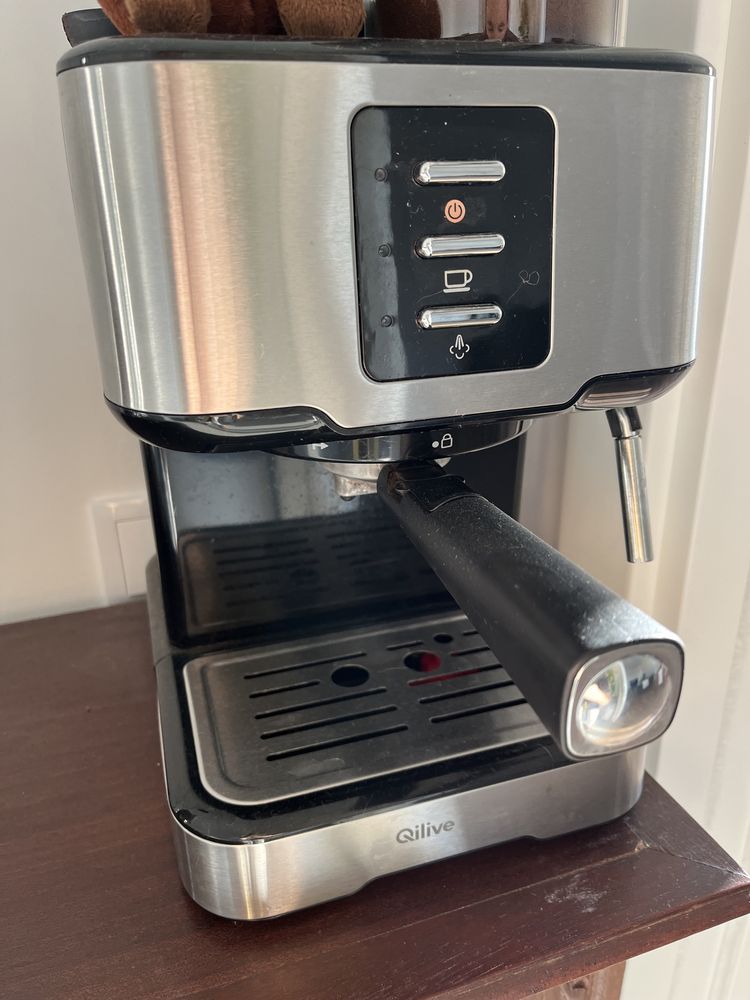 Máquina De Café Expresso Manual Qilive Q.5685 usada