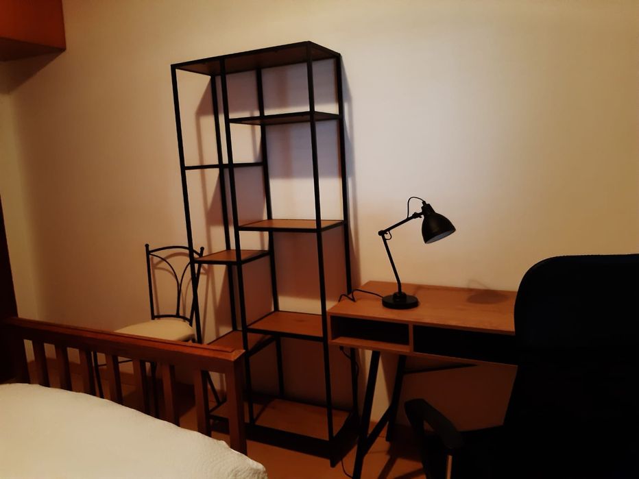 Alugo quarto para solteiro