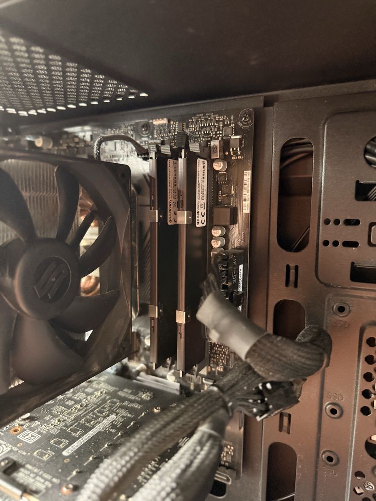 KOMPUTER GAMINGOWY – Ryzen 5 3600 | RX 580 | 16GB RAM | SSD + HDD