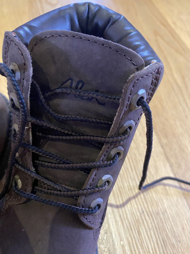 Botas castanhas 34 como novas
