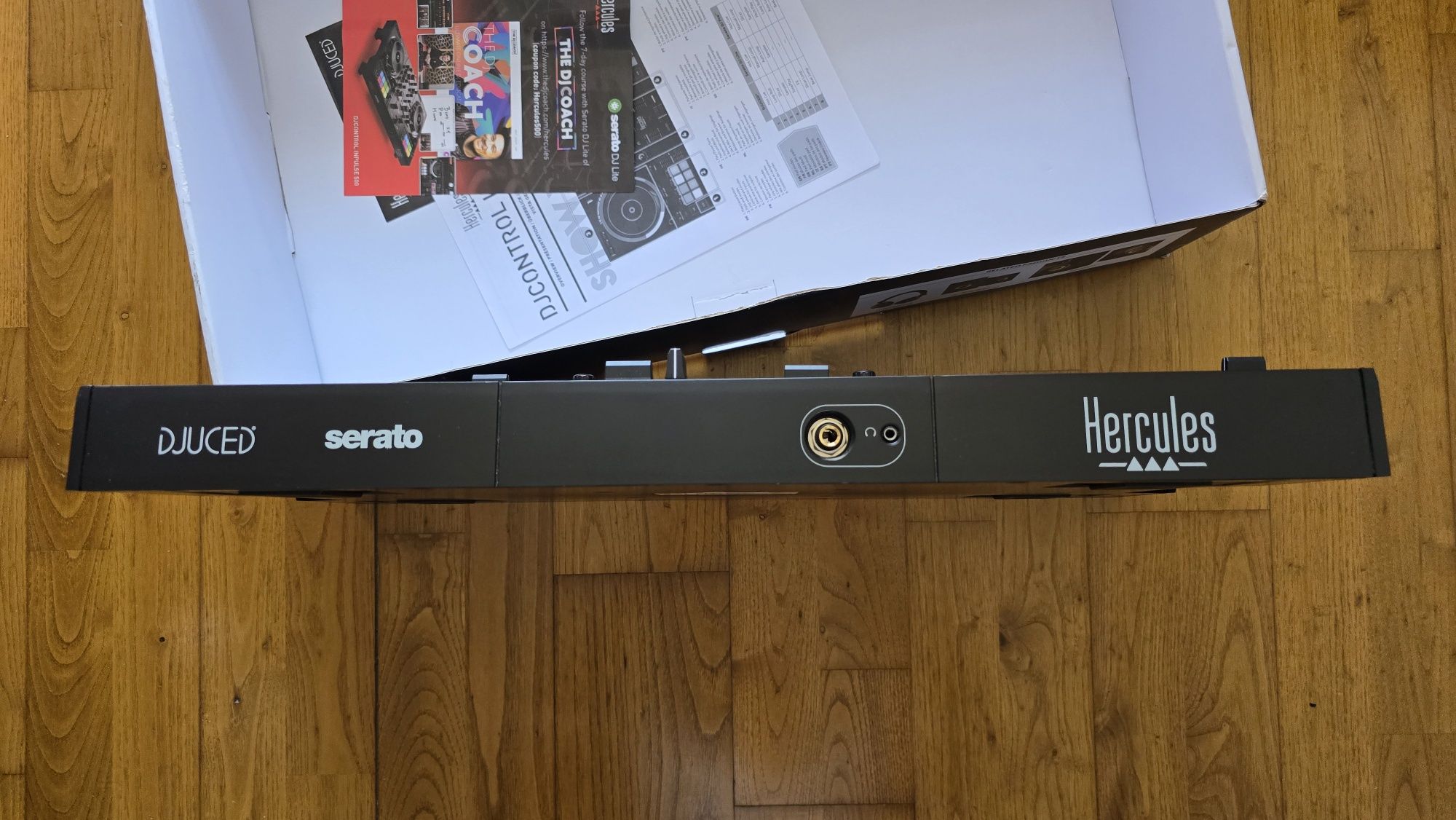 Controladora DJ Hercules DJControl Inpulse 500 para Serato e DJUCED