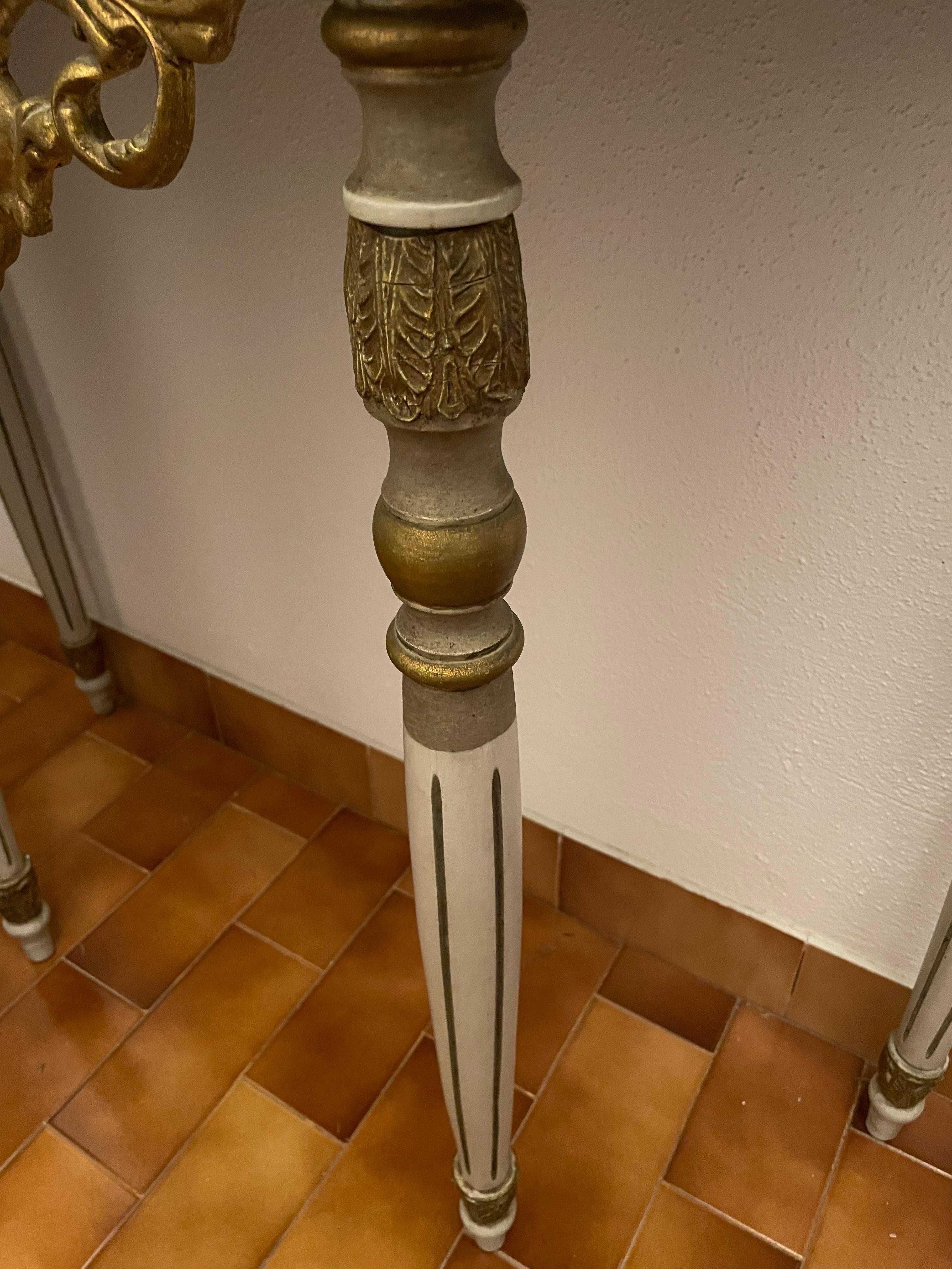 Mesa Aparador com Tampo em Mármore