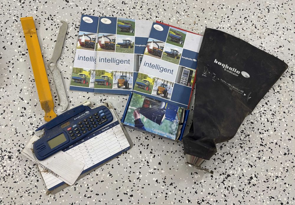 Rozsiewacz nawozu nawozów Bogballe L2 Plus M2 2000l Kuhn Amazone FV23