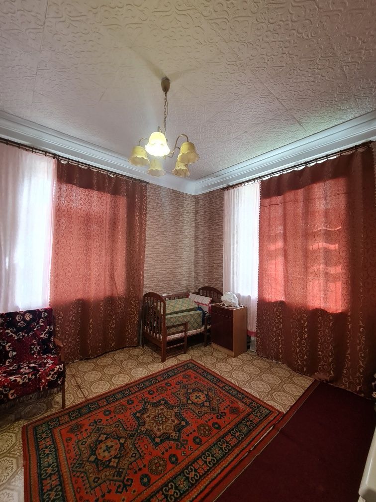 Продам 3-кімнатну квартиру р-н палацу культури.