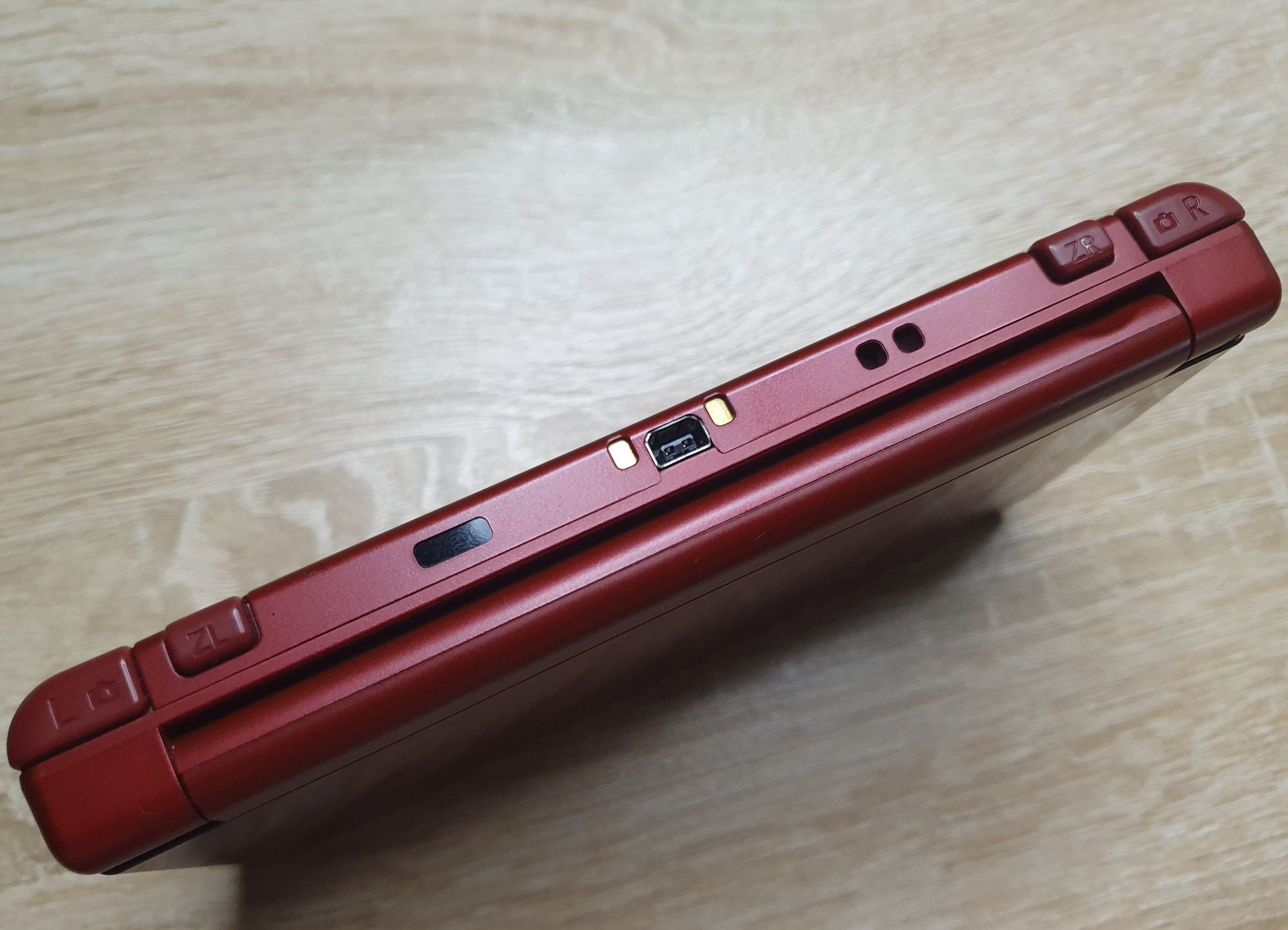 Портативная игровая приставка консоль New Nintendo 3DS XL Red 32gb