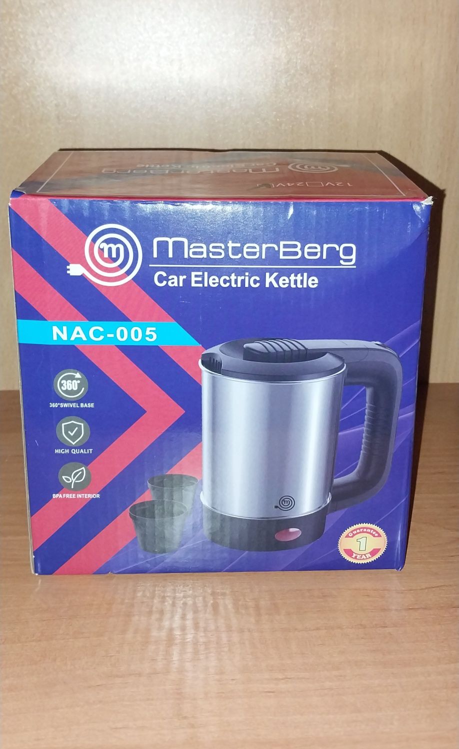 Електрочайник для вантажівки з 2 чашками Masterberg NAC-005 0,5L 24 V