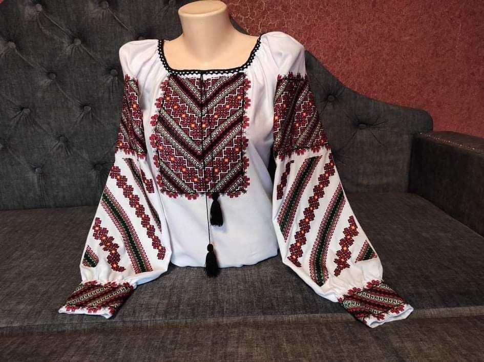 Вишиванки машинна вишивка