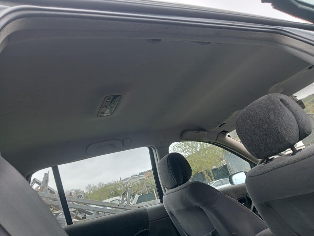 Renault Laguna ano 2002 gasolina 1.6 só peças