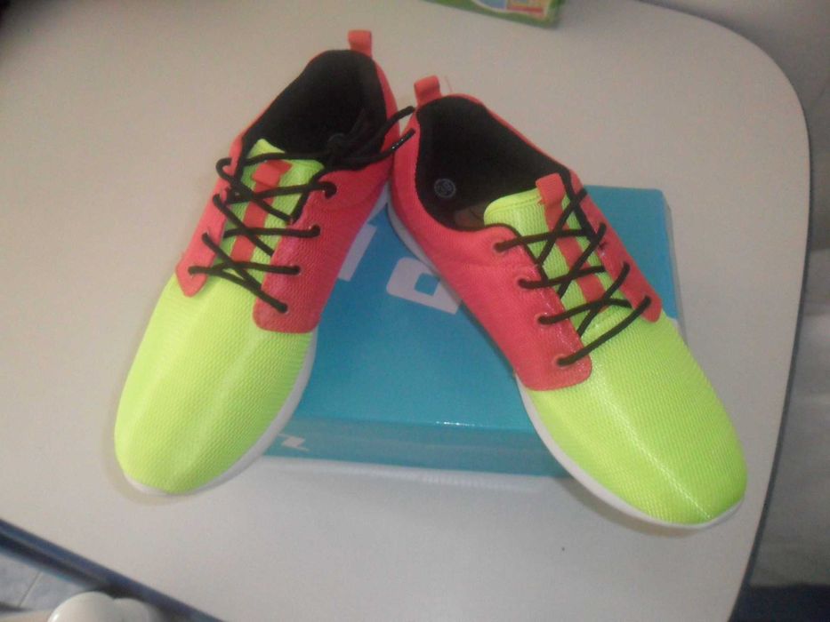 Sapatilhas novas tamanho 39