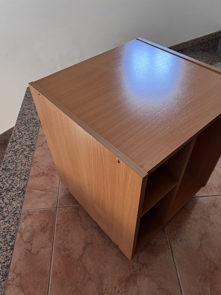 Movel de apoio com rodas